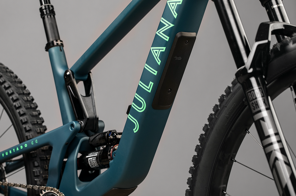 Juliana furtado frame sales